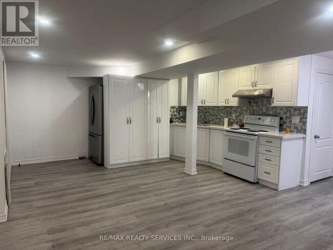 Building Photo - 20 Driscoll Dr