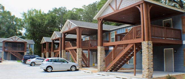 Building Photo - The Woodlands