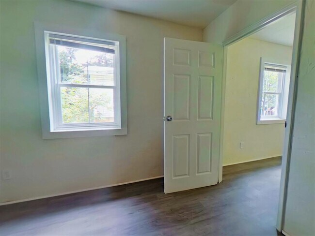 Building Photo - 1513 Wendell Avenue Unit B