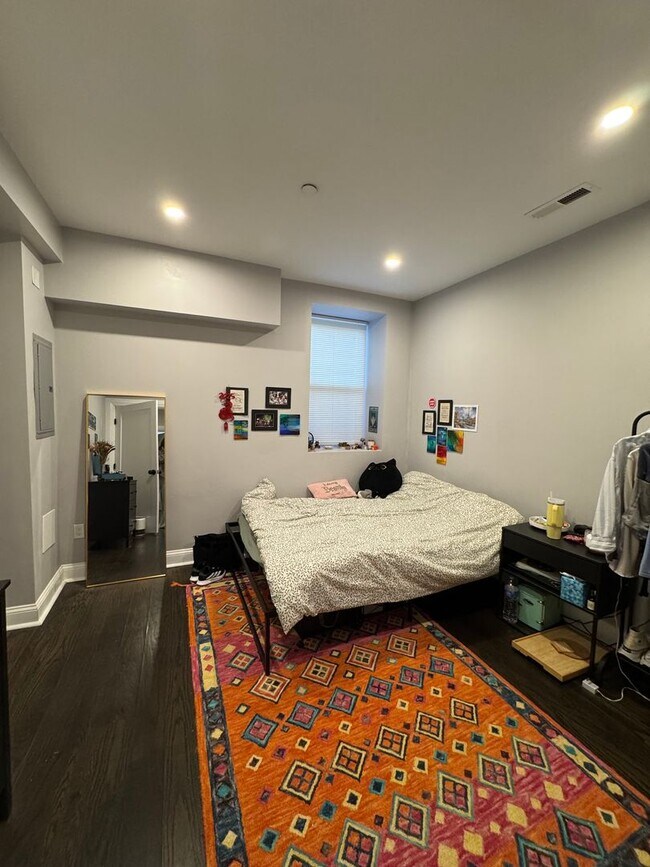 Building Photo - 4bed/2 bath in Brookline