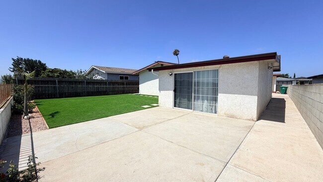 Foto del edificio - Remodeled 3 bedrooms 2 baths single story home in South San Diego