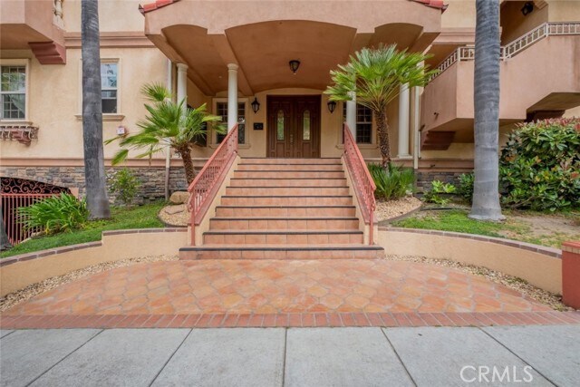 Foto del edificio - 465 E San Jose Ave