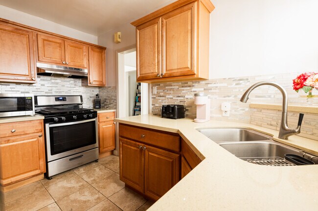 Foto del edificio - 4260 Leimert Blvd