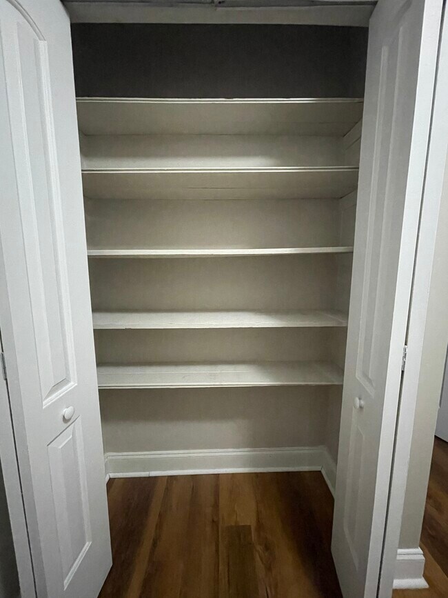 Fotografía del edificio - 124 W 4th Ave