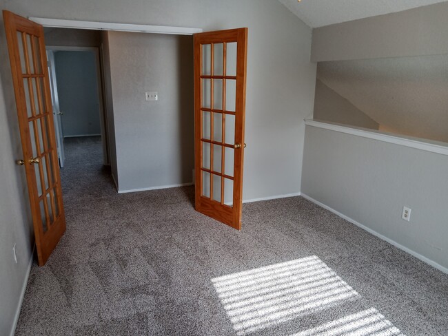 Building Photo - 1409 Golden Grove Dr