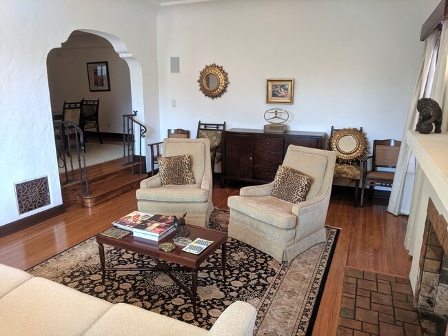 Formal dining rm - 1141 S Hayworth Ave