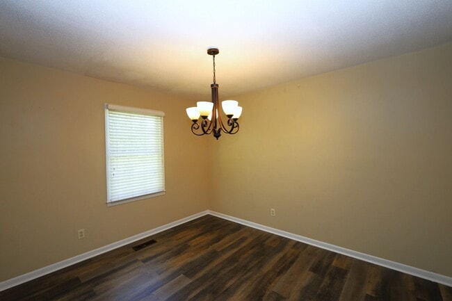 Building Photo - 1102 Kimberly Dr