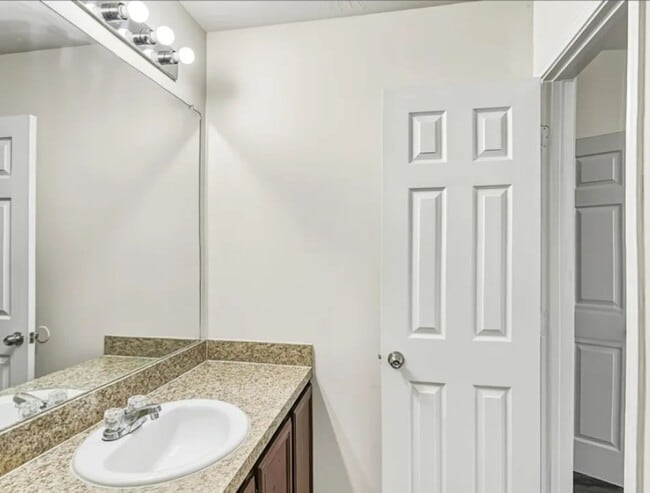 Building Photo - 6107 El Granate Dr