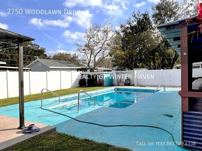 Building Photo - Winter Haven Pool Home With Fenced Yard