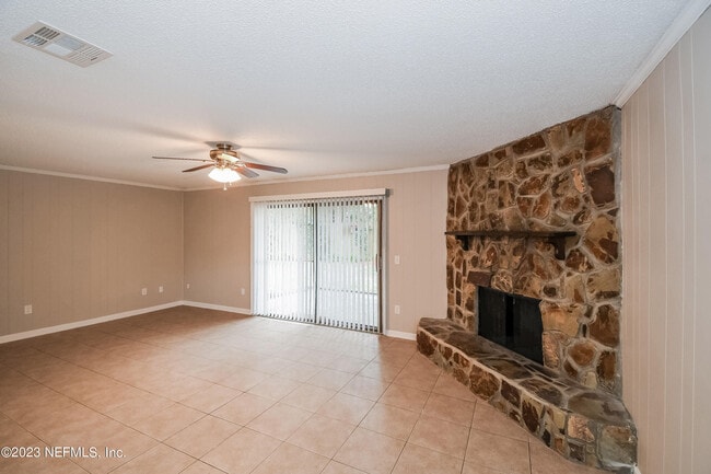 Foto del edificio - 8366 Grampell Dr