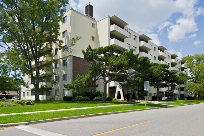 Building Photo - Sheldon Towers