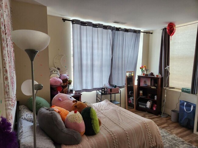 Foto del edificio - 196 Crown St