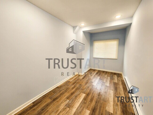 Foto del edificio - 1933 Colonial St