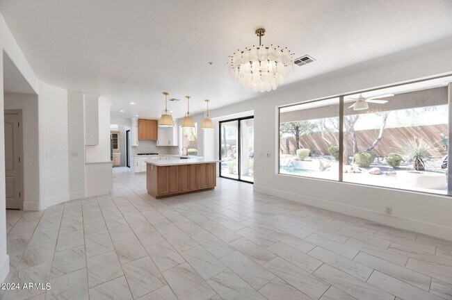 Building Photo - 9026 E Casitas Del Rio Dr