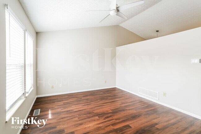 Foto del edificio - 1732 Westmeadow Dr