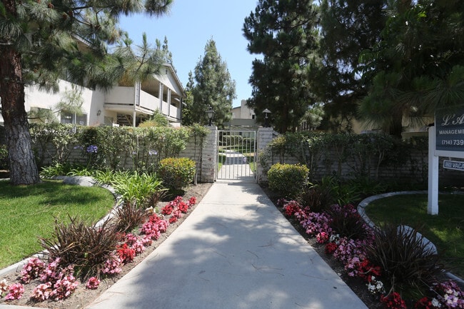 Foto del edificio - Park Royal Apartments