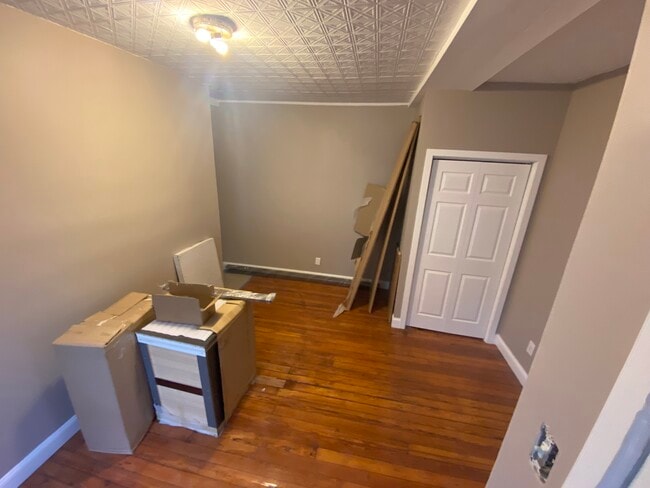 Building Photo - 112 Marshall St