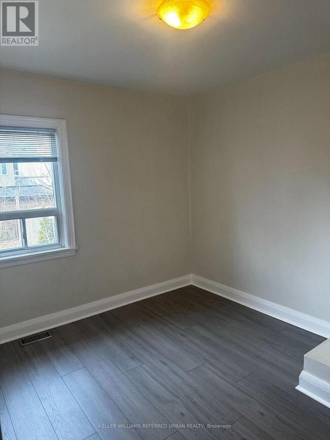 Building Photo - 202 Cedarvale Ave