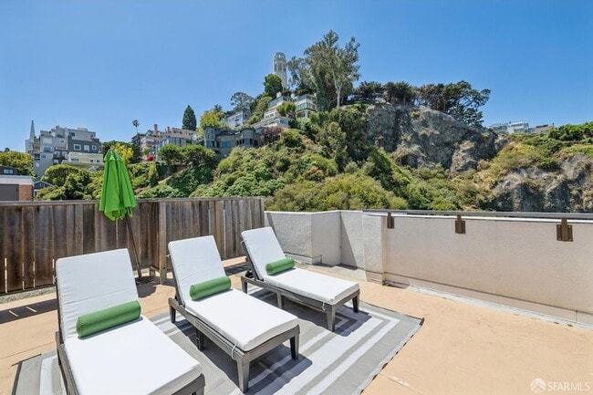 Building Photo - 101 Lombard St