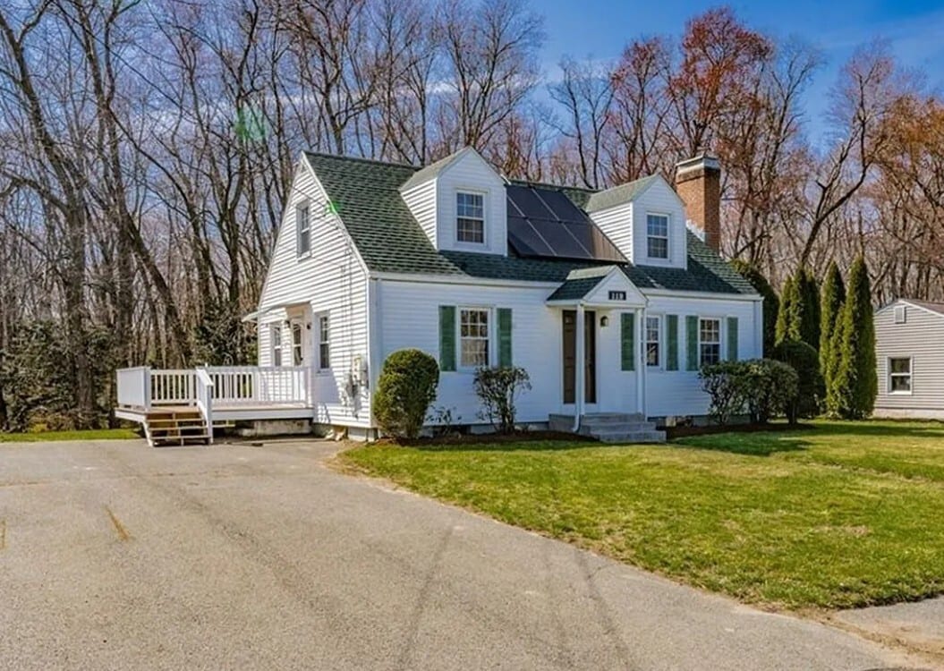 Photo - 119 Florida Dr (Agawam, MA)