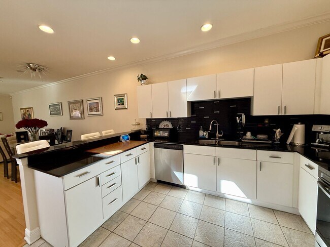 Foto del edificio - Carillon townhome in Gated Community