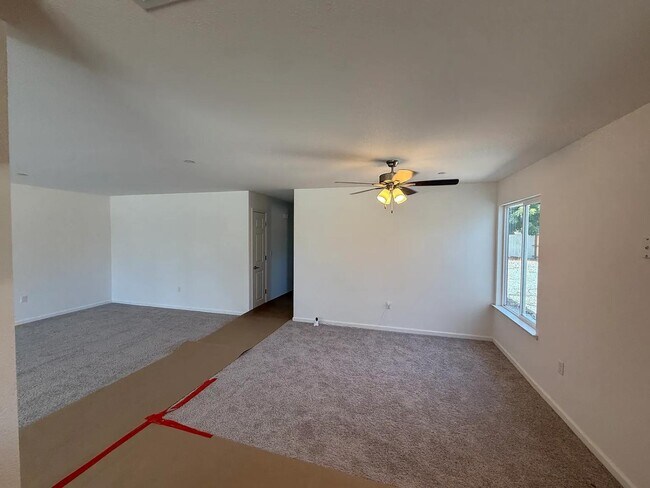 Building Photo - 4396 W Vassar Ave