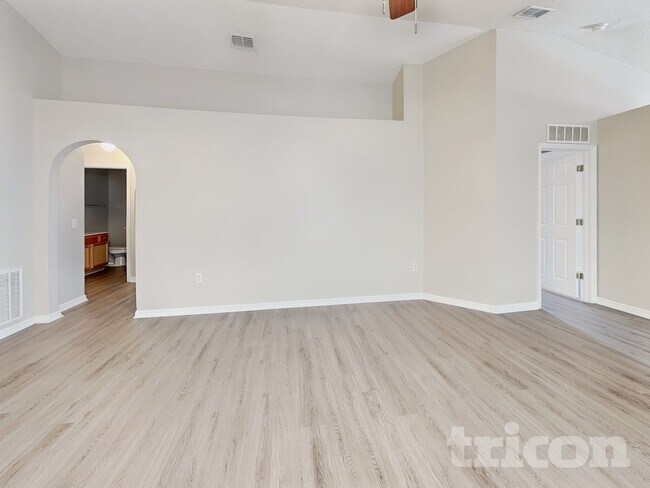 Foto del edificio - 13822 Gentle Woods Ave