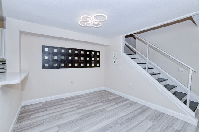 Building Photo - 9047 Gervais Cir