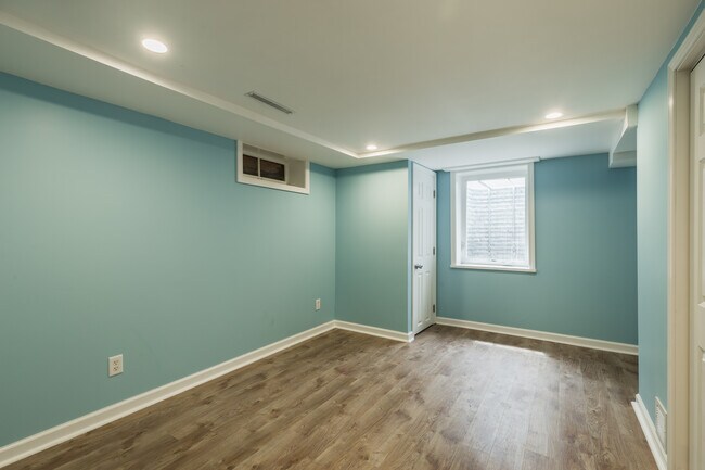 Building Photo - W157N8968 Caroline Dr
