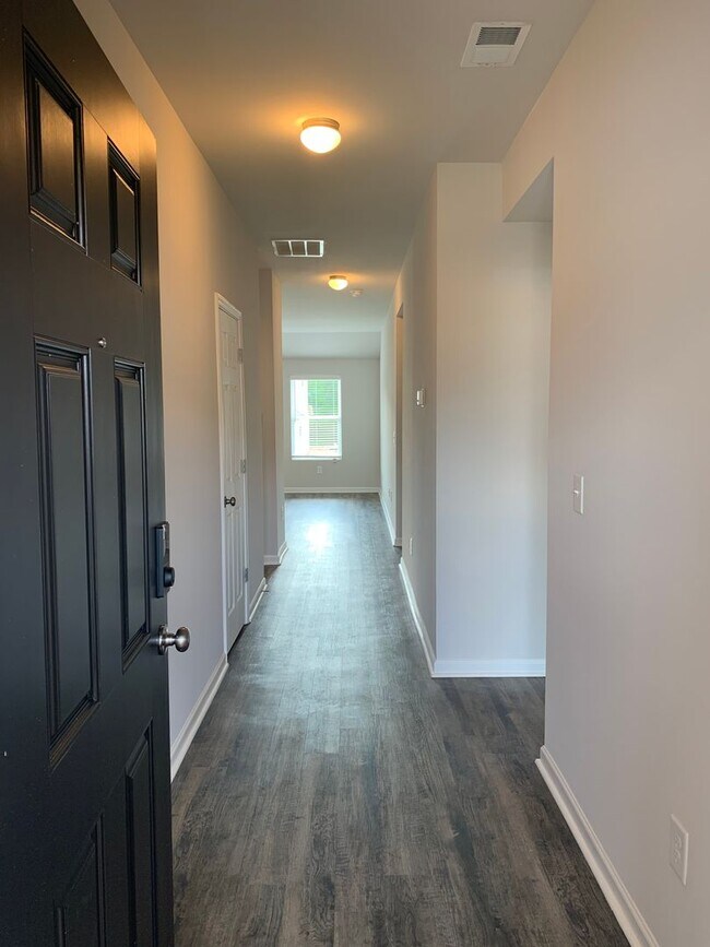 Foto del edificio - Don’t Miss Out! 3-Bedroom, 2-Bath Home in Deer Brook Crossing – Available Soon
