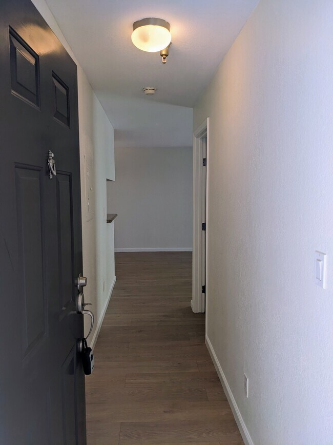 Entrance - 880 E Fremont Ave