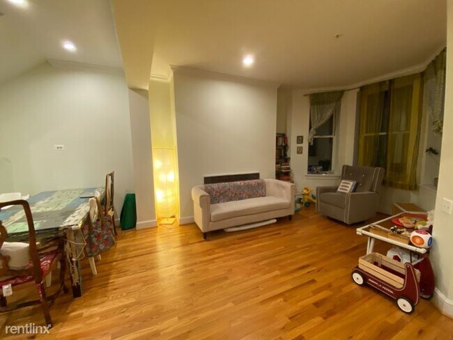 Foto del edificio - 3 br, 2 bath Condo - 1759 T ST NW E Unit E