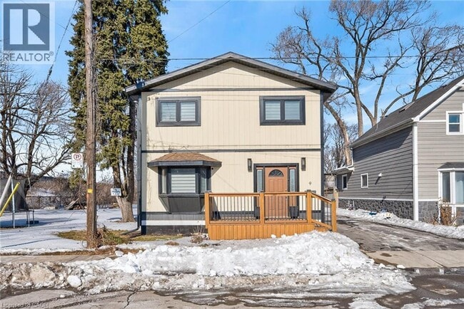 Building Photo - 9 Bayside Ave