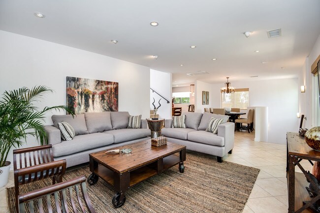 Living room - 748 N La Jolla Ave