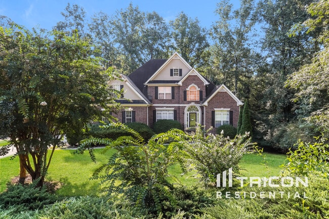 Building Photo - 9451 Woodlawn Dr