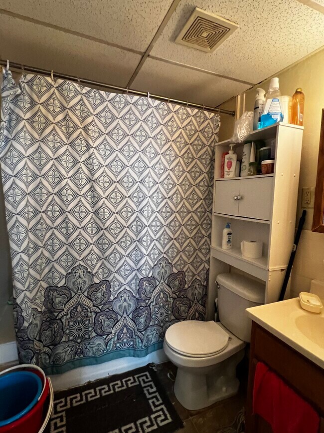 Building Photo - 315 Revere St