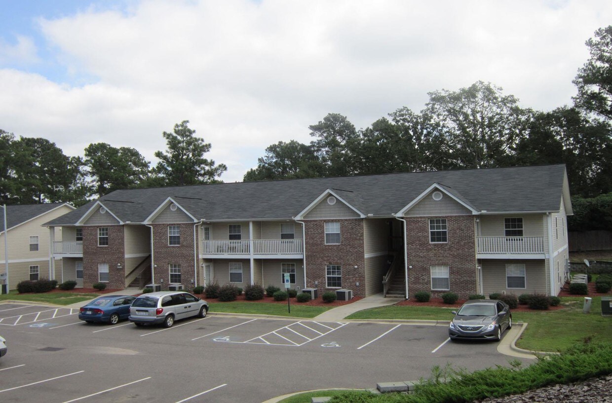 Britt Lake Apartments Fayetteville, NC