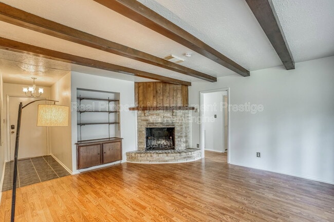 Photo - 500 Stoneledge Dr House