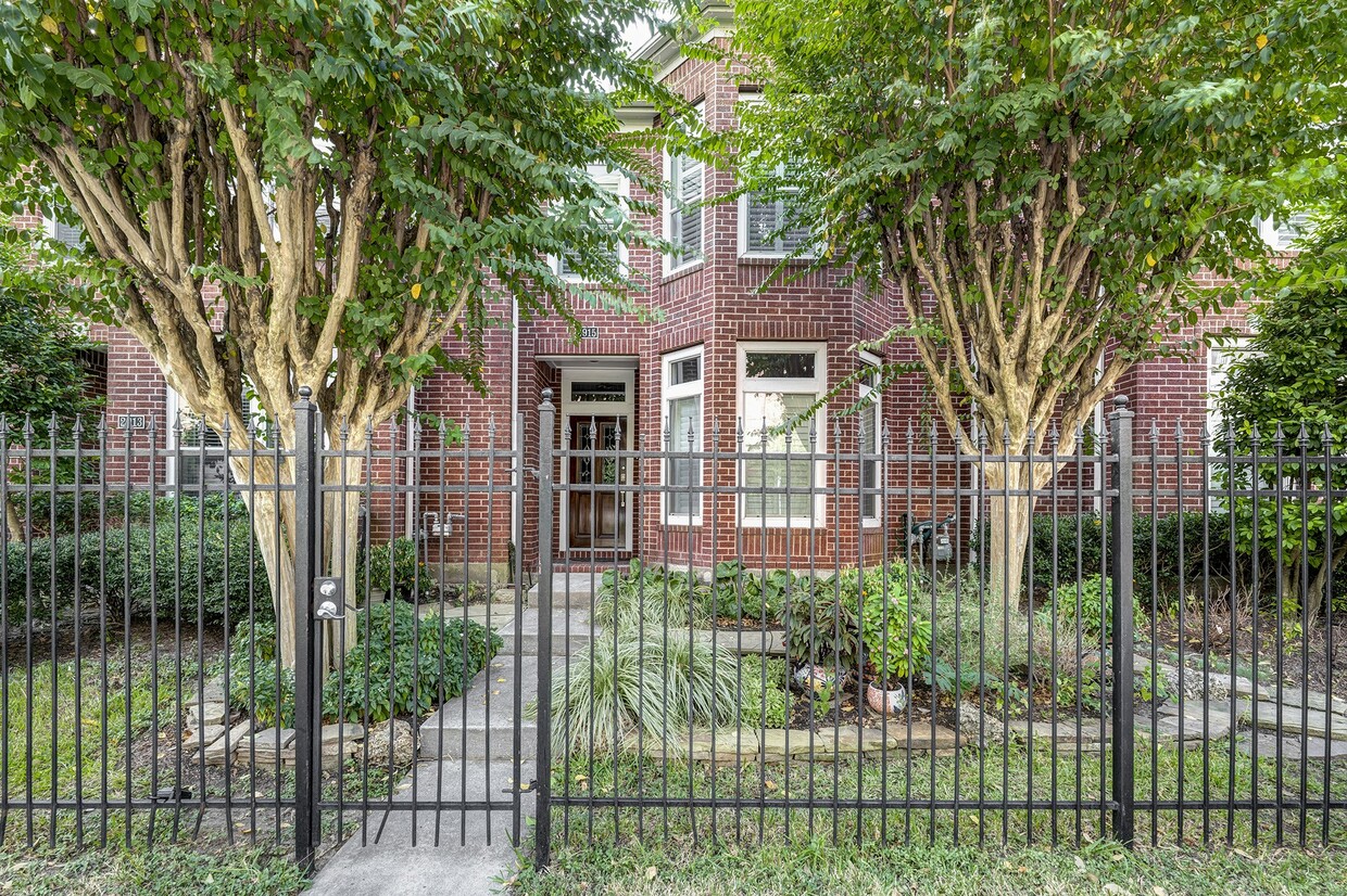 Foto principal - 2915 W Dallas St