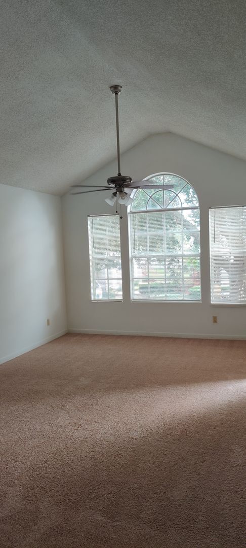 Building Photo - Lexington Place - 1325