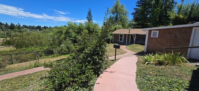 Building Photo - Charming Boutique Studio – Watertrough Road | Near Sebastopol & Bodega Bay