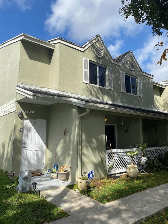 Foto del edificio - 17455 NW 67th Ct