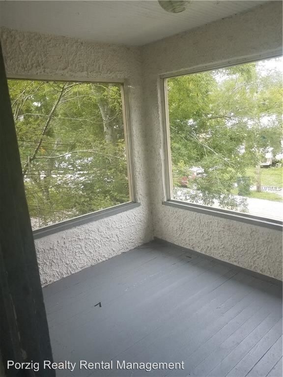 Building Photo - 635 Tanglewood St