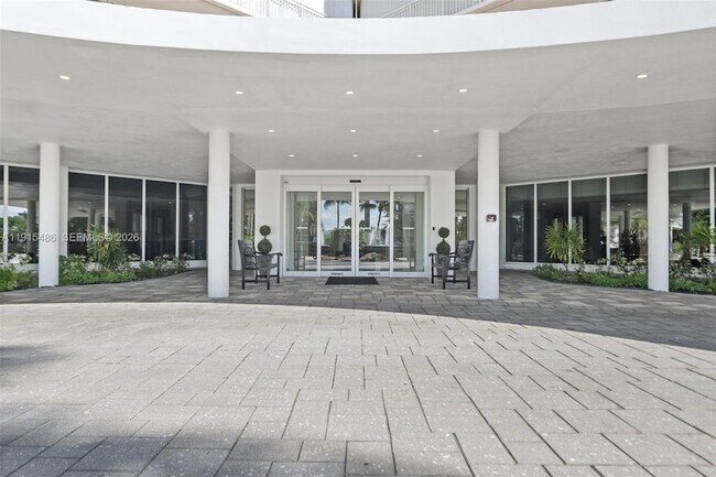 Foto del edificio - 3546 S Ocean Blvd