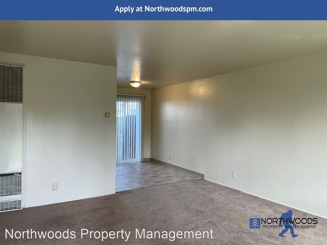 Building Photo - 3 br, 1 bath House - 3101 Bursell Rd Unit #3