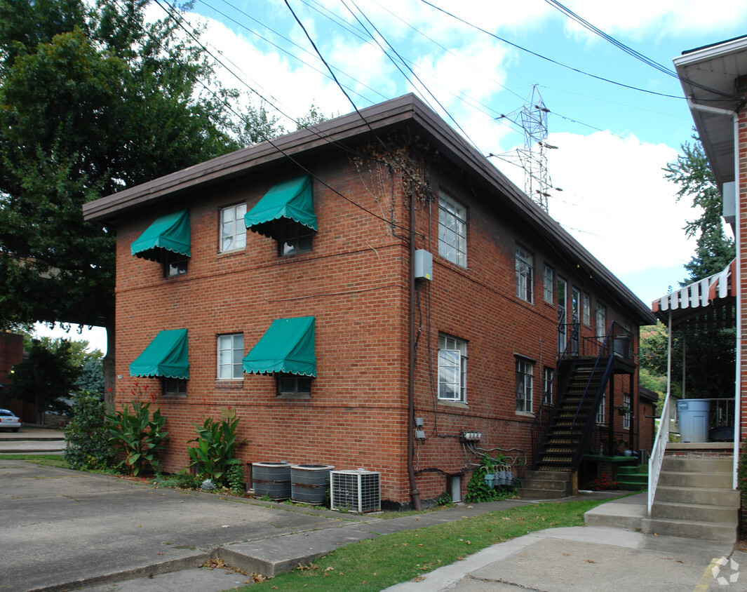 Building Photo - 3601 Kanawha Ave SE