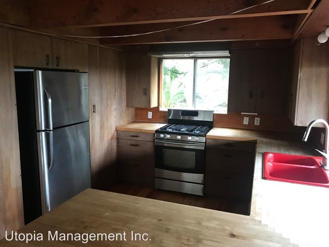 Building Photo - 3 br, 2.5 bath House - 475 Lambert Rd