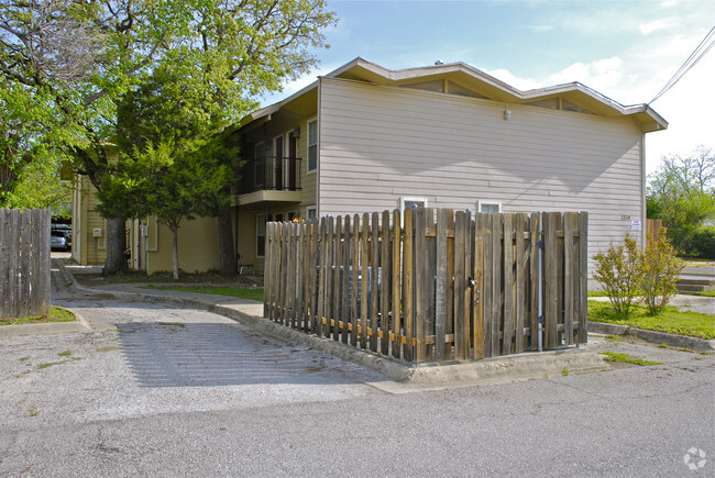 Foto del edificio - Oak Street Apartments