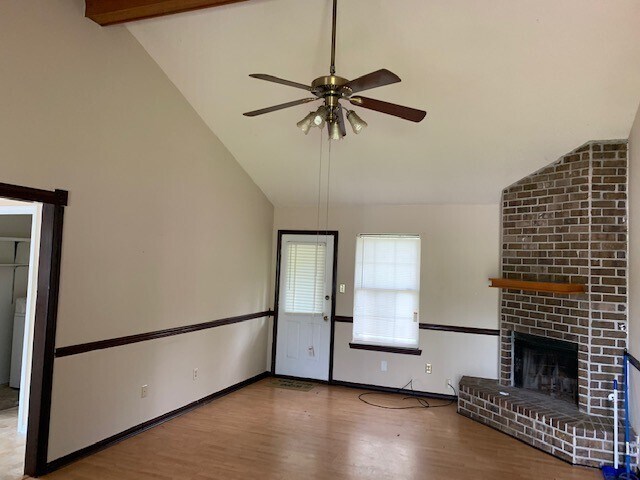 Foto del edificio - Available Home, 3 bed. 2 bath