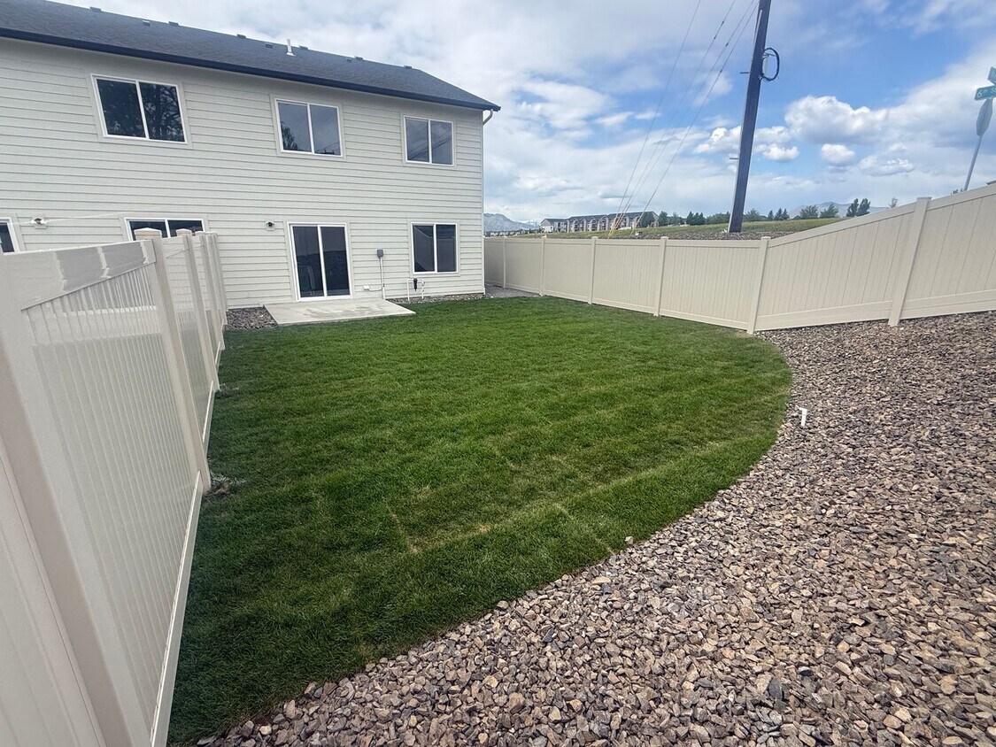 Foto del edificio - 609 / 611 - Duplex Lot 52